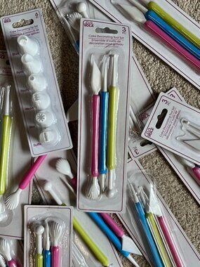 Cake Decorating Tools (Mixed Lot)